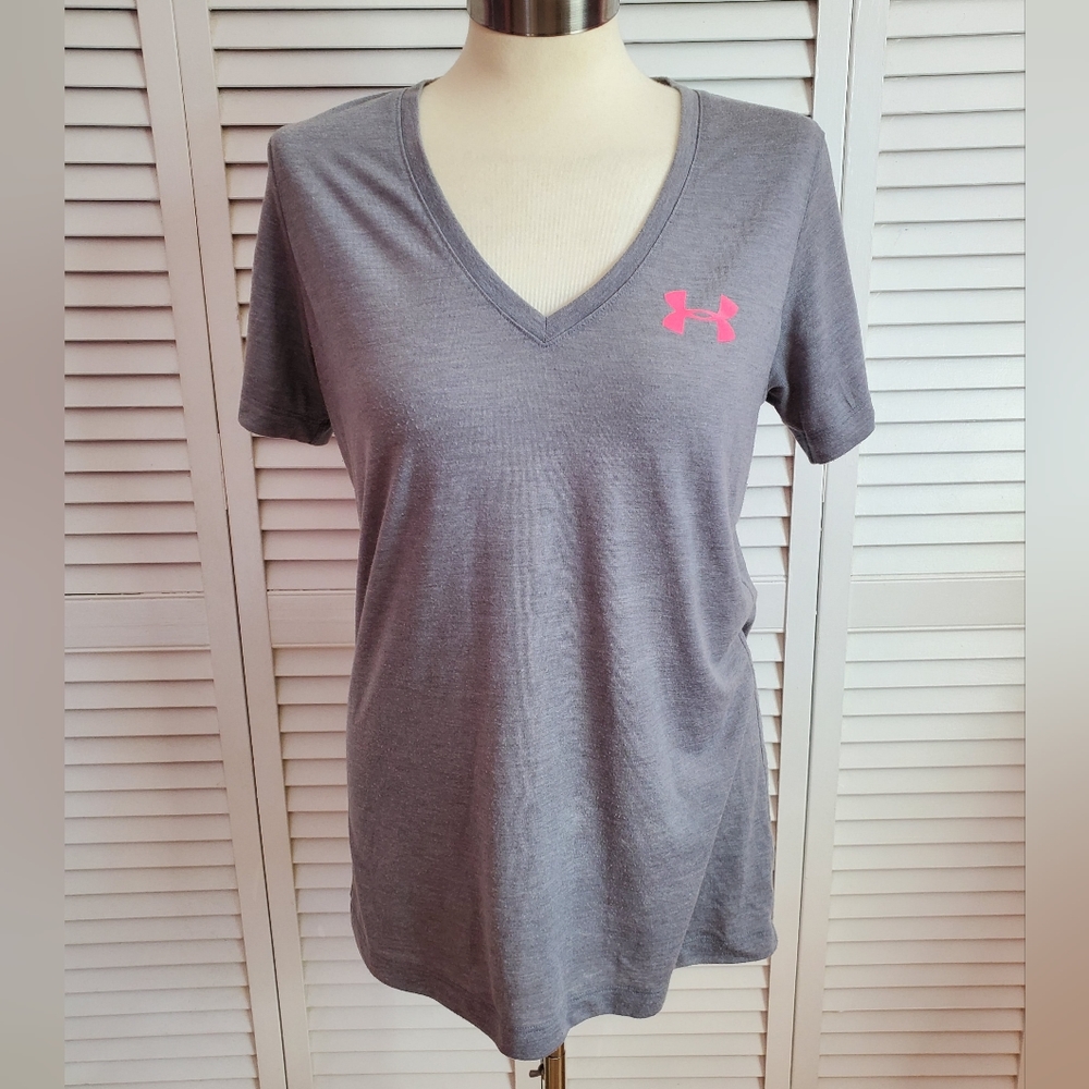 Under Armour Womens T- Shirt Medium Gray Pink Breast Cancer Awareness Activewear